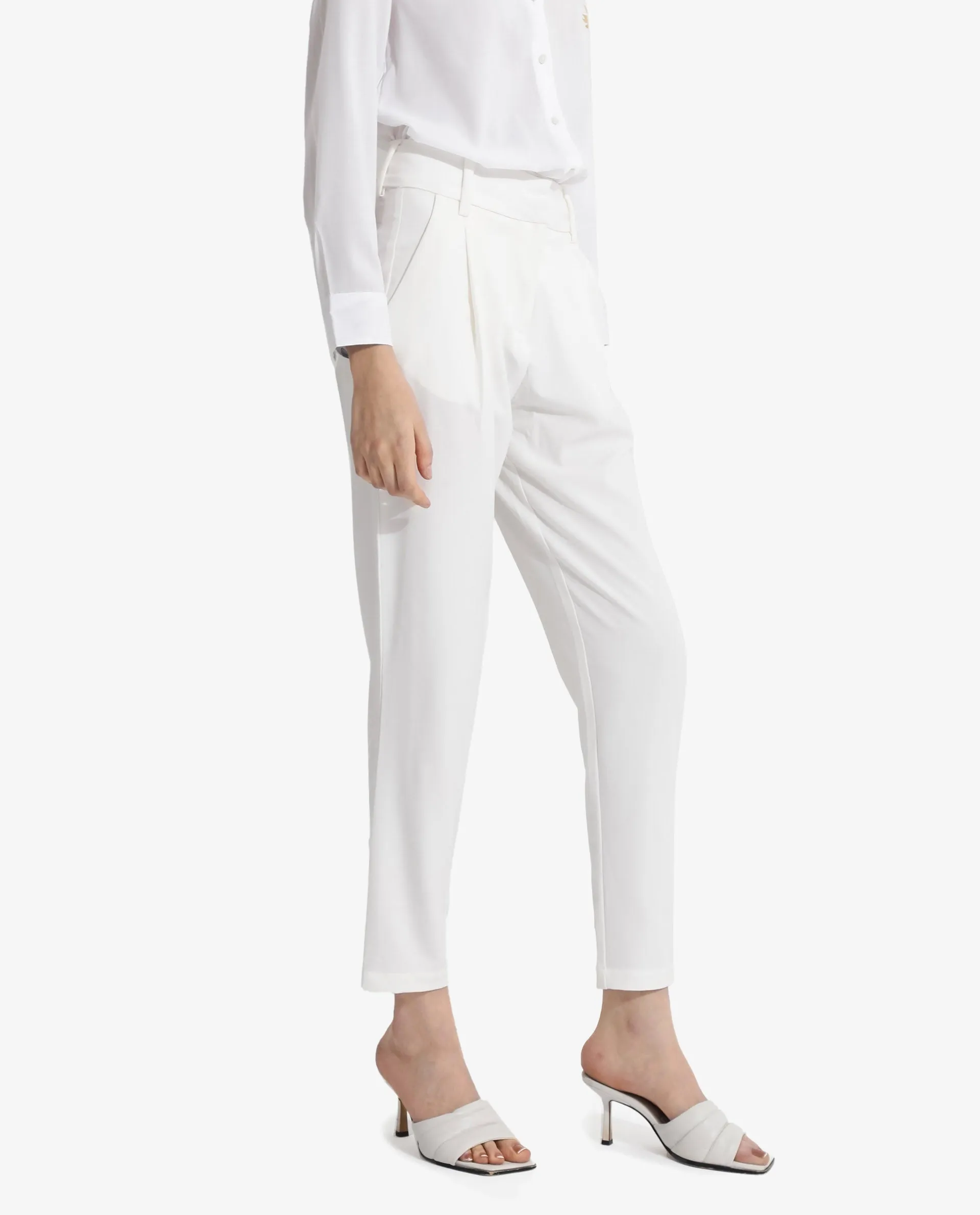 Rareism Women Kaish Off White Hook Tapered Fit Ankle Length Plain Trouser