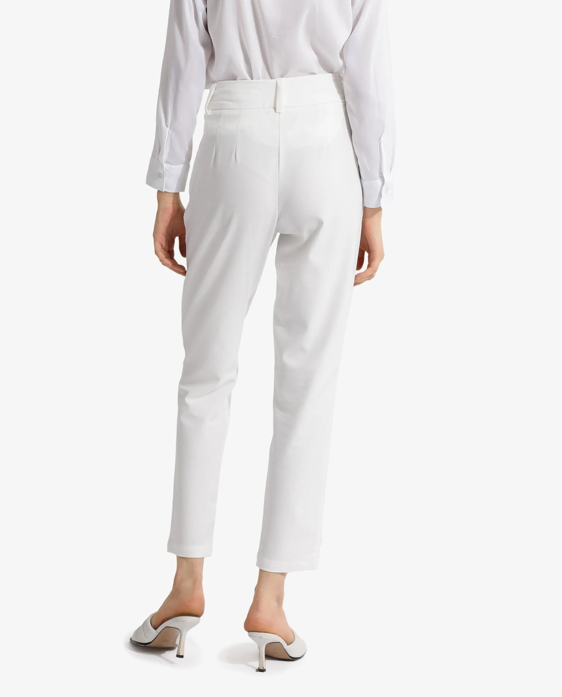 Rareism Women Kaish Off White Hook Tapered Fit Ankle Length Plain Trouser